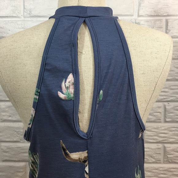 NWT ⭐️ dusty blue top ⭐️ - Picture 4 of 6